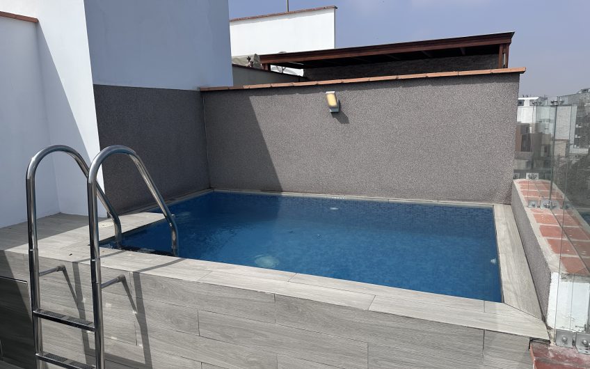 Hermoso Dúplex con Piscina en Surco – Vista a Parque