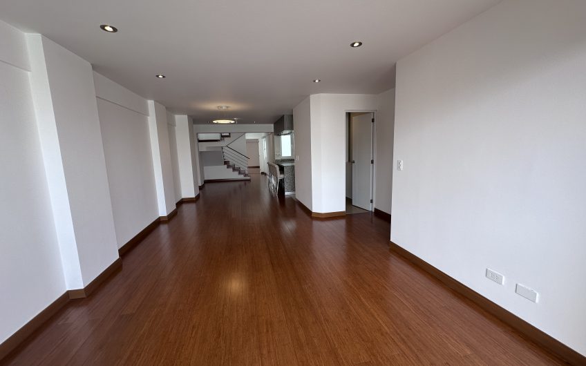 Hermoso Dúplex con Piscina en Surco – Vista a Parque